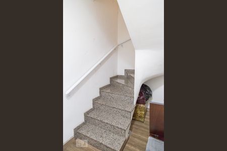 Escada de casa à venda com 3 quartos, 130m² em Penha de França, São Paulo