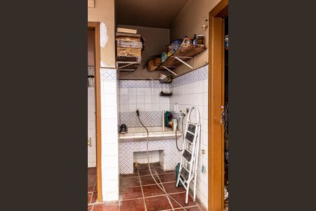 Casa à venda com 168m², 3 quartos e 2 vagasÁrea de Serviço