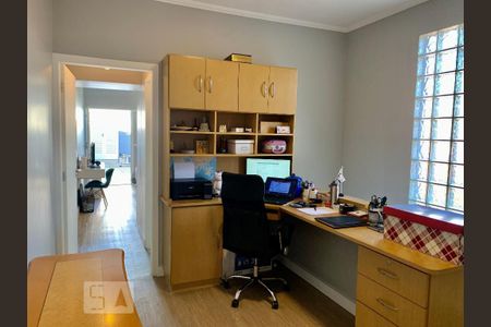 Casa para alugar com 210m², 2 quartos e 2 vagas Casa para alugar com 210m², 2 quartos e 2 vagasEscritório