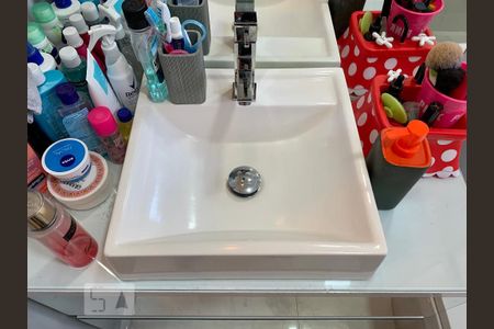 Casa para alugar com 210m², 2 quartos e 2 vagas Casa para alugar com 210m², 2 quartos e 2 vagasBanheiro da Suíte 2