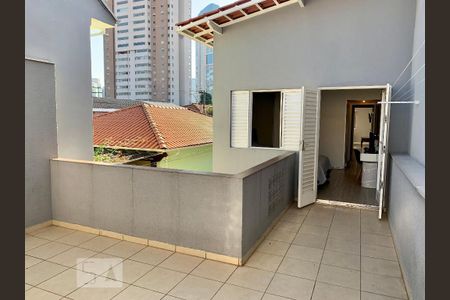 Casa para alugar com 210m², 2 quartos e 2 vagas Casa para alugar com 210m², 2 quartos e 2 vagasQuintal