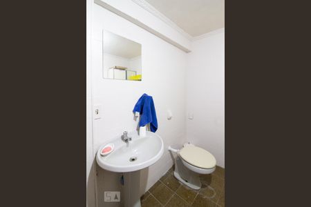 Casa para alugar com 250m², 3 quartos e 4 vagasBanheiro de Serviço