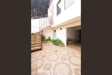 Casa para alugar com 250m², 3 quartos e 4 vagasFachada