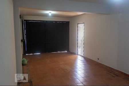 Casa à venda com 160m², 3 quartos e 2 vagasGaragem