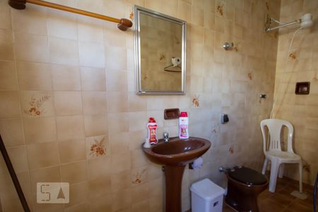 Casa à venda com 360m², 4 quartos e 4 vagas Casa à venda com 360m², 4 quartos e 4 vagasBanheiro de Serviço