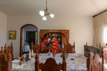 Casa à venda com 360m², 4 quartos e 4 vagas Casa à venda com 360m², 4 quartos e 4 vagasSala de Jantar