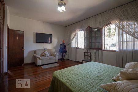Casa à venda com 360m², 4 quartos e 4 vagas Casa à venda com 360m², 4 quartos e 4 vagasSuíte 1