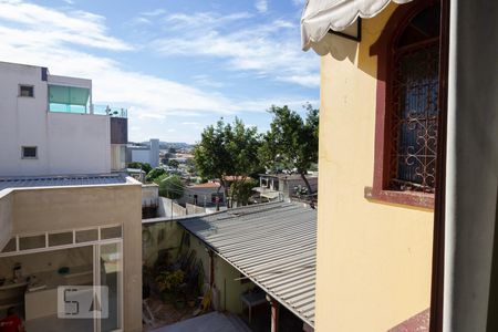 Casa à venda com 360m², 4 quartos e 4 vagas Casa à venda com 360m², 4 quartos e 4 vagasVista do Quarto 1