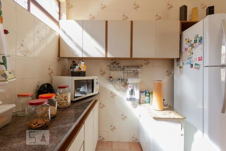 Casa à venda com 360m², 4 quartos e 4 vagas Casa à venda com 360m², 4 quartos e 4 vagasCozinha