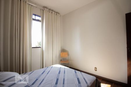 Casa à venda com 360m², 4 quartos e 4 vagas Casa à venda com 360m², 4 quartos e 4 vagasQuarto 1