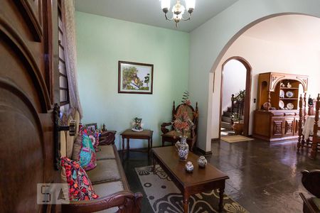 Casa à venda com 360m², 4 quartos e 4 vagas Casa à venda com 360m², 4 quartos e 4 vagasSala de Estar