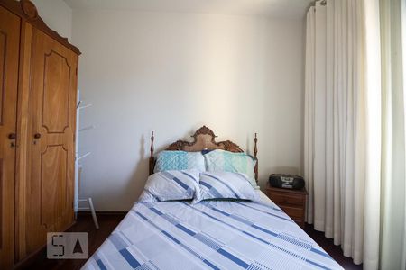 Casa à venda com 360m², 4 quartos e 4 vagas Casa à venda com 360m², 4 quartos e 4 vagasQuarto 1