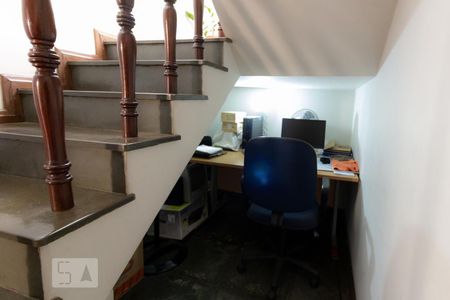 Casa à venda com 360m², 4 quartos e 4 vagas Casa à venda com 360m², 4 quartos e 4 vagasEscritório