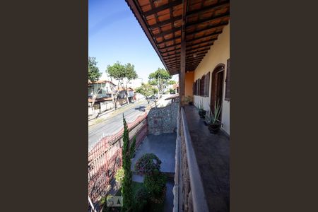 Casa à venda com 360m², 4 quartos e 4 vagas Casa à venda com 360m², 4 quartos e 4 vagasvista da Sacada