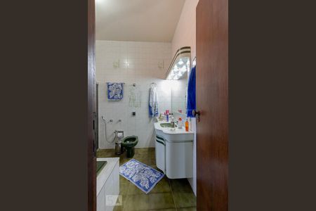 Casa à venda com 360m², 4 quartos e 4 vagas Casa à venda com 360m², 4 quartos e 4 vagasBanheiro da Suíte 1