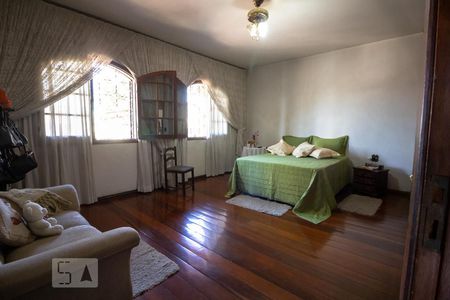 Casa à venda com 360m², 4 quartos e 4 vagas Casa à venda com 360m², 4 quartos e 4 vagasSuíte 1