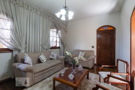 Sala de casa para alugar com 4 quartos, 360m² em Vila Cloris, Belo Horizonte