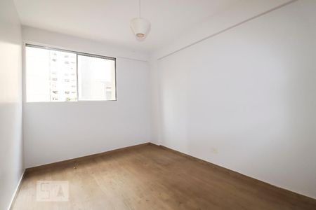 Quarto 2 de apartamento para alugar com 2 quartos, 53m² em Setor Bueno, Goiânia