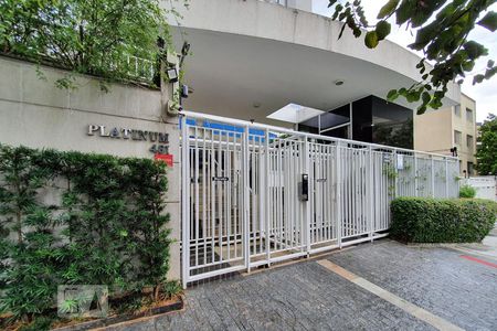 Apartamento para alugar com 54m², 2 quartos e 2 vagas Apartamento para alugar com 54m², 2 quartos e 2 vagasFachada