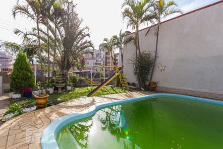 Casa à venda com 267m², 4 quartos e 2 vagasPiscina