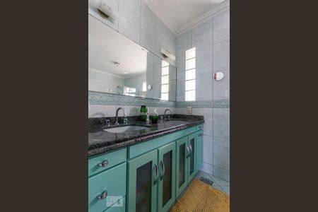 Casa à venda com 267m², 4 quartos e 2 vagasBanheiro da Suíte