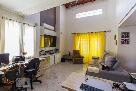 Sala de casa à venda com 4 quartos, 267m² em Jardim Itu, Porto Alegre