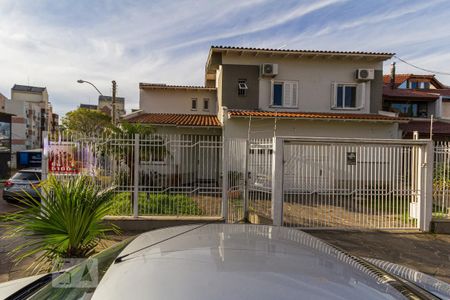 Casa à venda com 267m², 4 quartos e 2 vagasFachada