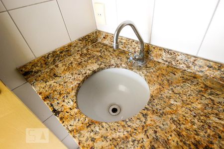 Apartamento para alugar com 64m², 2 quartos e 1 vaga Apartamento para alugar com 64m², 2 quartos e 1 vagaPia - Banheiro da Suíte