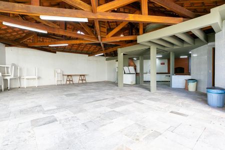 Apartamento à venda com 340m², 4 quartos e 4 vagas Apartamento à venda com 340m², 4 quartos e 4 vagasÁrea comum - Churrasqueira