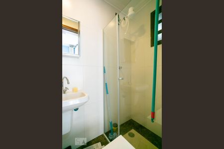 Apartamento à venda com 340m², 4 quartos e 4 vagas Apartamento à venda com 340m², 4 quartos e 4 vagasBanheiro do Quarto de Serviço