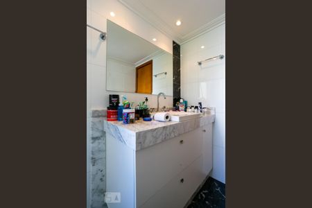 Apartamento à venda com 340m², 4 quartos e 4 vagas Apartamento à venda com 340m², 4 quartos e 4 vagasBanheiro da Suíte 4