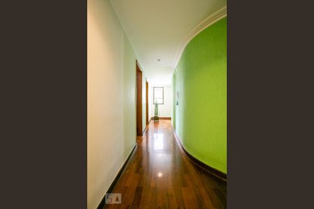 Apartamento à venda com 340m², 4 quartos e 4 vagas Apartamento à venda com 340m², 4 quartos e 4 vagasCorredor