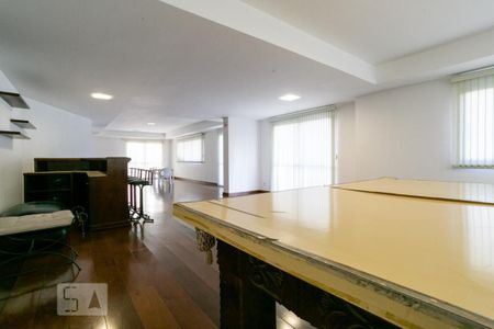 Apartamento à venda com 340m², 4 quartos e 4 vagas Apartamento à venda com 340m², 4 quartos e 4 vagasÁrea comum - Salão de festas