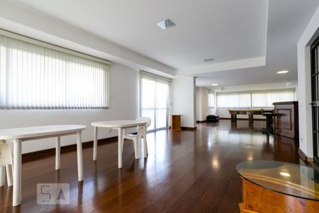 Apartamento à venda com 340m², 4 quartos e 4 vagas Apartamento à venda com 340m², 4 quartos e 4 vagasÁrea comum - Salão de festas