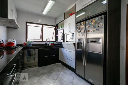 Apartamento à venda com 340m², 4 quartos e 4 vagas Apartamento à venda com 340m², 4 quartos e 4 vagasCozinha