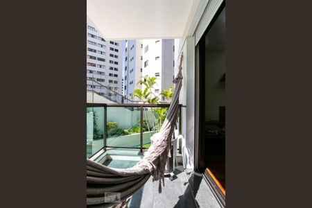 Apartamento à venda com 340m², 4 quartos e 4 vagas Apartamento à venda com 340m², 4 quartos e 4 vagasVaranda da Suíte 3