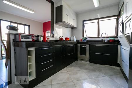 Apartamento à venda com 340m², 4 quartos e 4 vagas Apartamento à venda com 340m², 4 quartos e 4 vagasCozinha