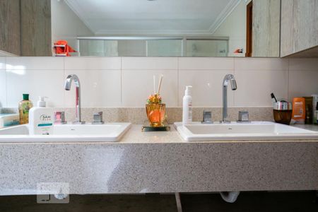 Apartamento à venda com 340m², 4 quartos e 4 vagas Apartamento à venda com 340m², 4 quartos e 4 vagasBanheiro da Suíte 1