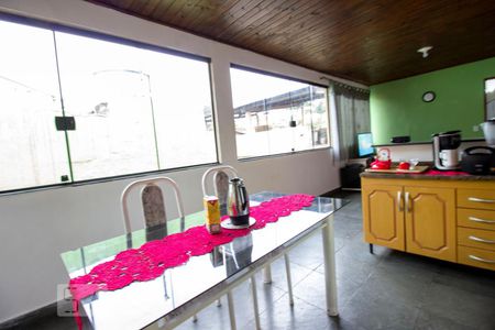 Casa à venda com 172m², 4 quartos e 2 vagasChurrasqueira