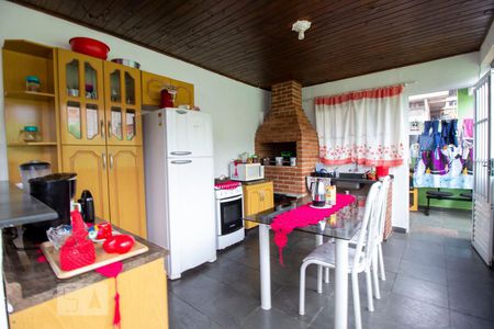 Casa à venda com 172m², 4 quartos e 2 vagasChurrasqueira