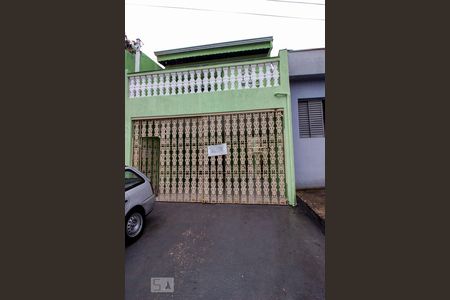 Casa à venda com 172m², 4 quartos e 2 vagasFachada