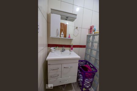 Casa à venda com 172m², 4 quartos e 2 vagasBanheiro 2