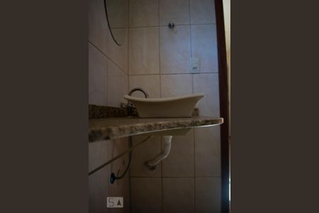 Casa para alugar com 224m², 4 quartos e 2 vagasBanheiro 1