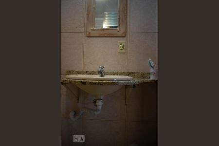 Casa para alugar com 224m², 4 quartos e 2 vagasBanheiro 2