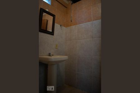 Casa para alugar com 224m², 4 quartos e 2 vagasBanheiro de Serviço