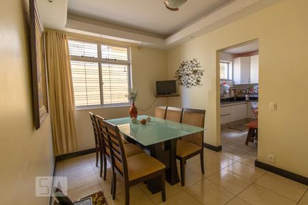 Apartamento à venda com 220m², 3 quartos e 1 vagaSala de Jantar