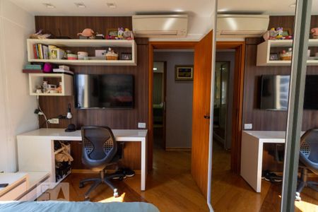 Apartamento à venda com 216m², 4 quartos e 3 vagasQuarto 2