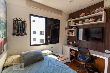 Apartamento à venda com 216m², 4 quartos e 3 vagasQuarto 2