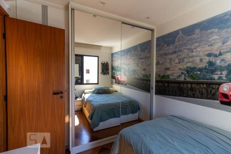 Apartamento à venda com 216m², 4 quartos e 3 vagasQuarto 2