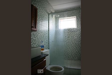 Banheiro de apartamento para alugar com 1 quarto, 42m² em Vila Nova, Porto Alegre